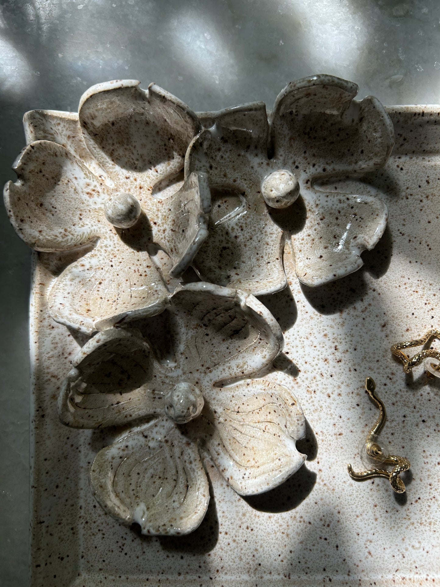 Triple dogwood vanity tray (n. 22)