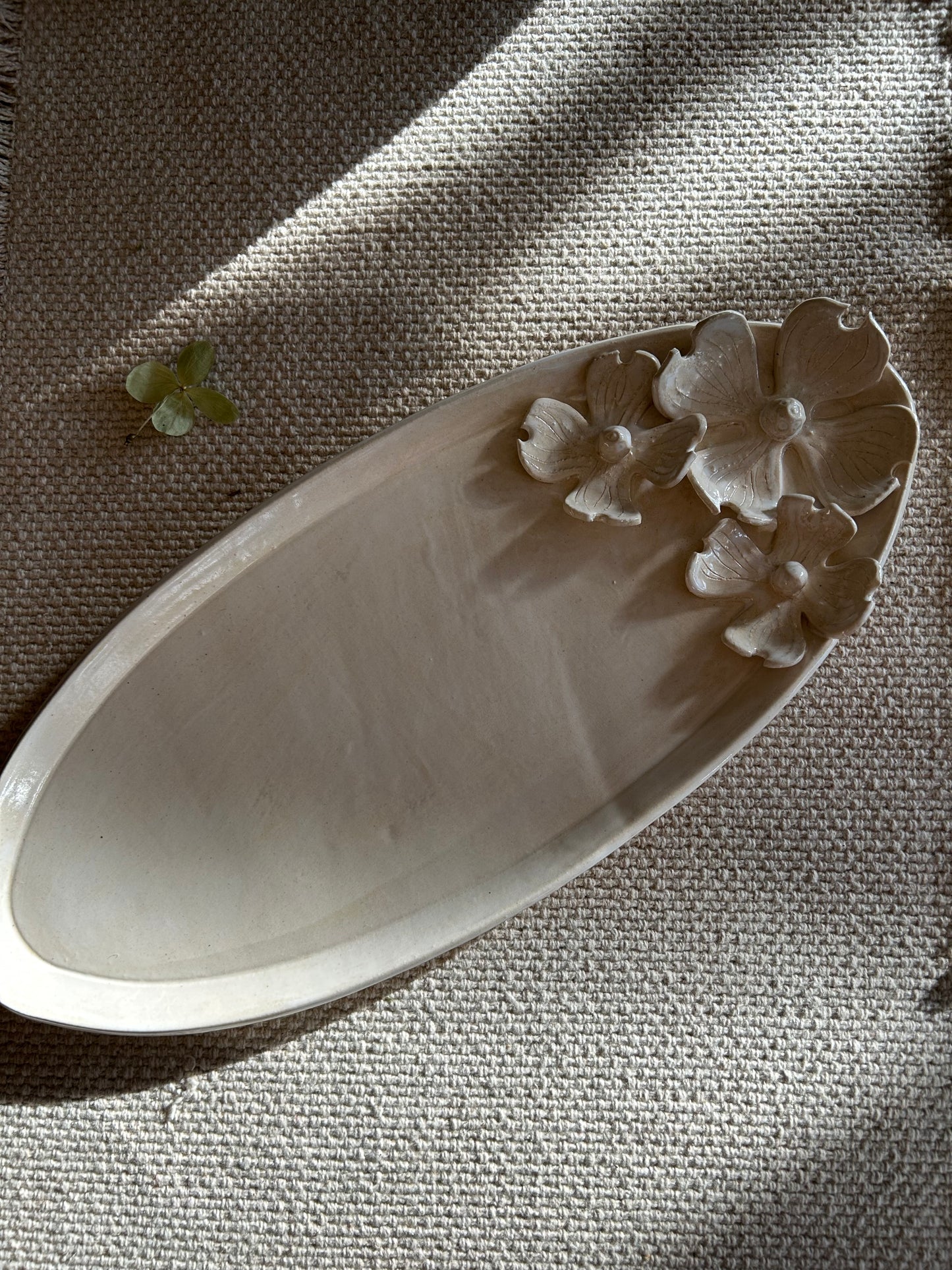 Triple Dogwood Platter (n. 07)